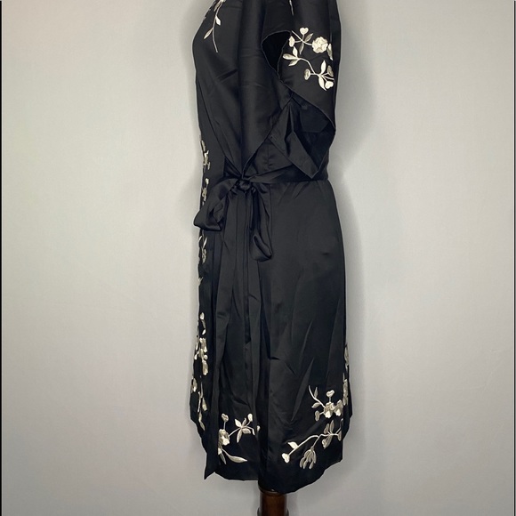 Forever 21 Women’s Embroidered Wrap Kimono Mini Dress Size Medium - Picture 6 of 12